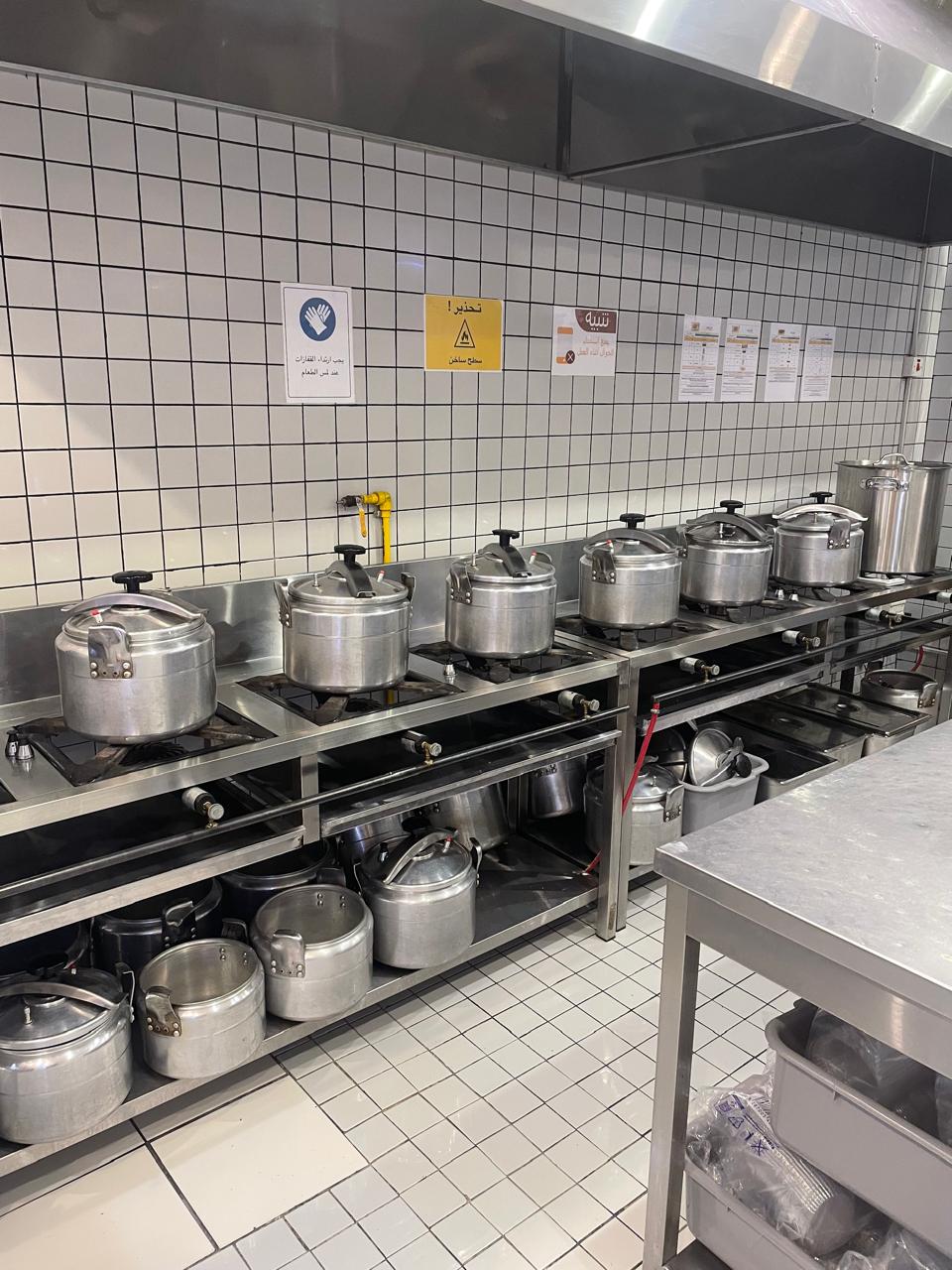 معدات مطاعم وأجهزة كهربائية مستعملة بالرياض